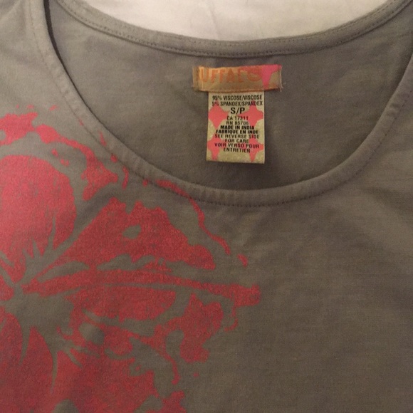 Bundle of three shirts. Sizes small and xs - Picture 7 of 7